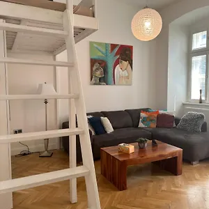 luxury-apartment-novobranska.brnohotels.org/
